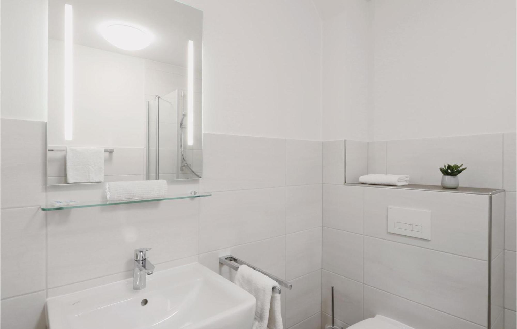 Amazing Apartment In Dagebuell With Kitchenette Ngoại thất bức ảnh