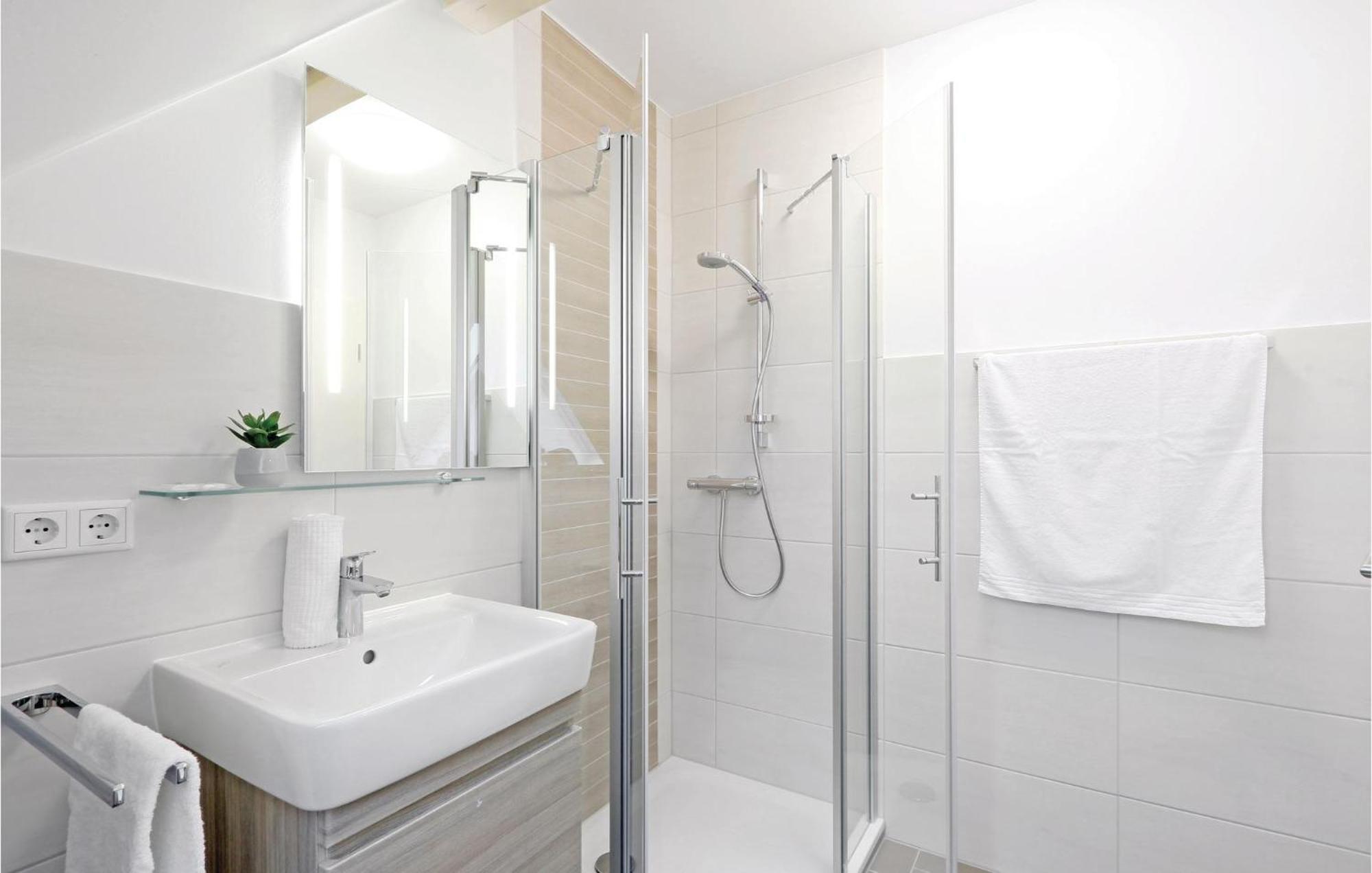 Amazing Apartment In Dagebuell With Kitchenette Ngoại thất bức ảnh